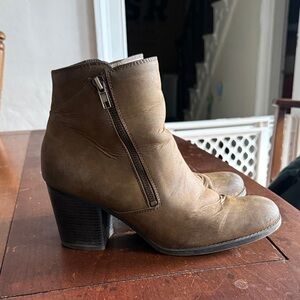 Natural Soul Brown Ankle Boots with Zipper